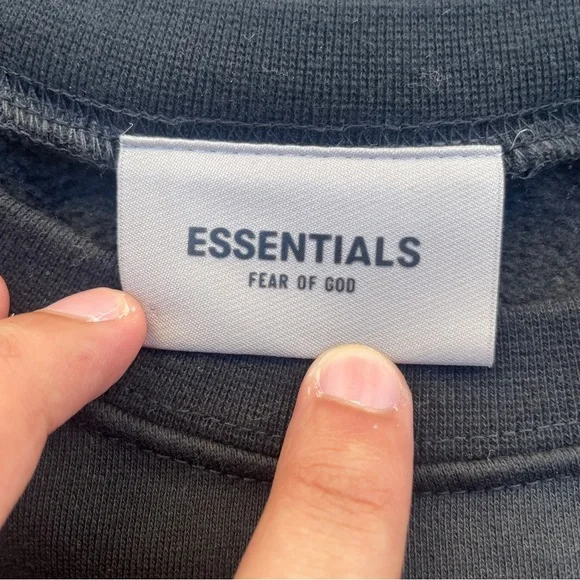 Essentials Fear Of God Black Men's Pullover Sweater Size Medium - Picture 5 of 9